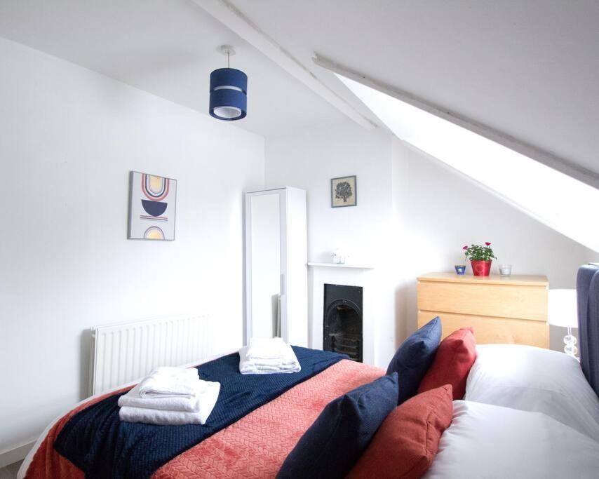 City Centre 4 Bedroom House Winchester Exterior photo
